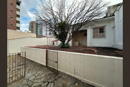 Casa para alugar com 244m², 4 quartos e 4 vagas