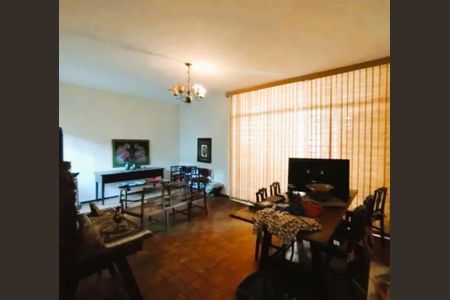 Casa para alugar com 244m², 4 quartos e 4 vagas Casa para alugar com 244m², 4 quartos e 4 vagasSala