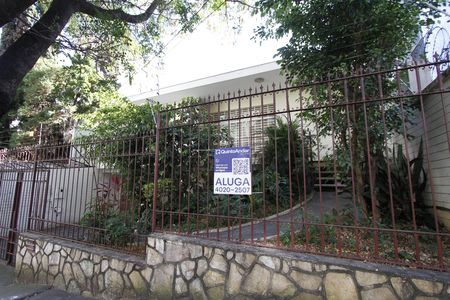 Fachada de casa para alugar com 4 quartos, 244m² em Gutierrez, Belo Horizonte
