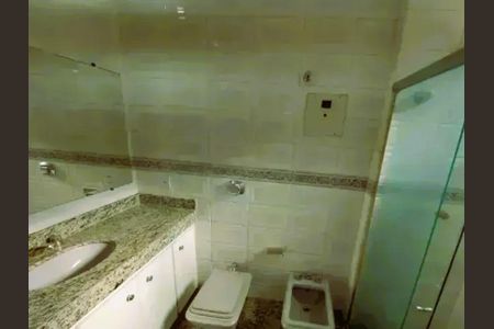Casa para alugar com 244m², 4 quartos e 4 vagas Casa para alugar com 244m², 4 quartos e 4 vagasBanheiro
