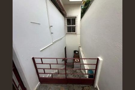 Casa para alugar com 244m², 4 quartos e 4 vagas