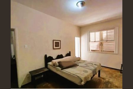 Casa para alugar com 244m², 4 quartos e 4 vagas Casa para alugar com 244m², 4 quartos e 4 vagasQuarto