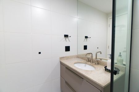 Apartamento à venda com 56m², 2 quartos e 1 vaga Apartamento à venda com 56m², 2 quartos e 1 vagaBanheiro Social