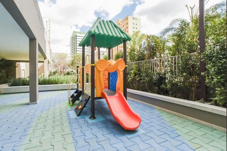 Apartamento à venda com 65m², 2 quartos e 1 vaga Apartamento à venda com 65m², 2 quartos e 1 vagaÁrea comum - Playground