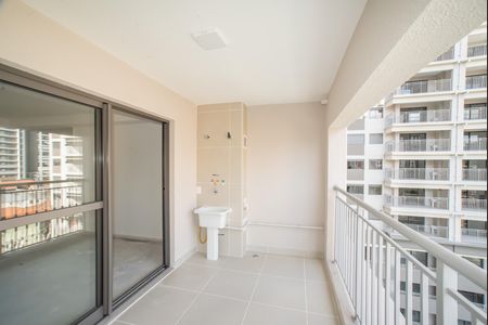 Apartamento à venda com 65m², 2 quartos e 1 vaga Apartamento à venda com 65m², 2 quartos e 1 vagaVaranda