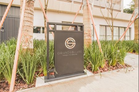 Apartamento à venda com 65m², 2 quartos e 1 vaga Apartamento à venda com 65m², 2 quartos e 1 vagaFrente