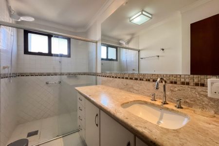Apartamento à venda com 153m², 3 quartos e 2 vagasBanheiro da Suíte