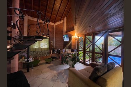 Casa à venda com 390m², 5 quartos e 2 vagas