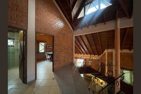 Casa à venda com 390m², 5 quartos e 2 vagas