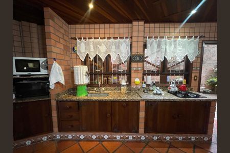 Casa à venda com 390m², 5 quartos e 2 vagas