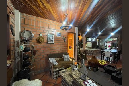 Casa à venda com 390m², 5 quartos e 2 vagas