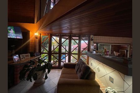 Casa à venda com 390m², 5 quartos e 2 vagas