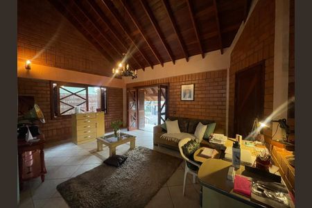 Casa à venda com 390m², 5 quartos e 2 vagas