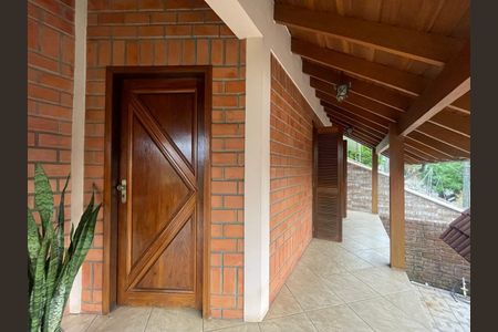 Casa à venda com 390m², 5 quartos e 2 vagas