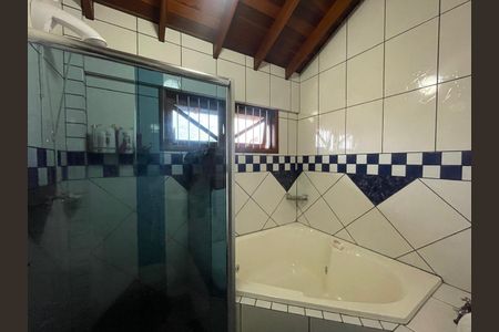 Casa à venda com 390m², 5 quartos e 2 vagas