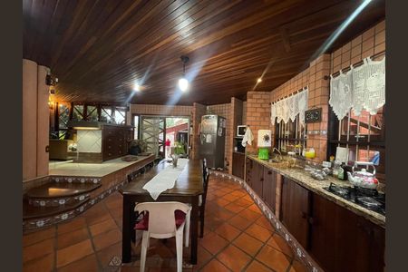 Casa à venda com 390m², 5 quartos e 2 vagas