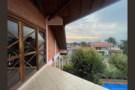 Casa à venda com 390m², 5 quartos e 2 vagas