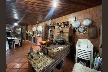 Casa à venda com 390m², 5 quartos e 2 vagas