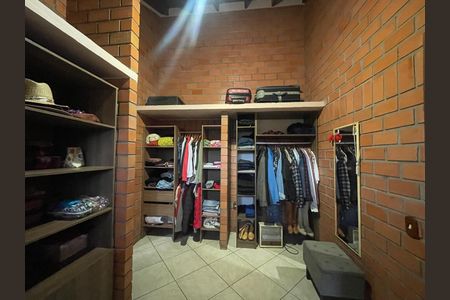 Casa à venda com 390m², 5 quartos e 2 vagas