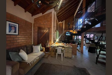 Casa à venda com 390m², 5 quartos e 2 vagas