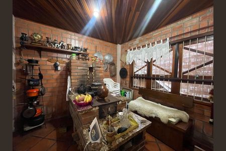 Casa à venda com 390m², 5 quartos e 2 vagas