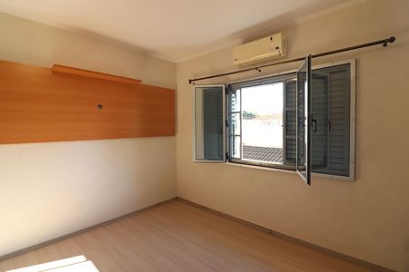 Casa à venda com 272m², 3 quartos e 4 vagasQuarto 1 - Suíte