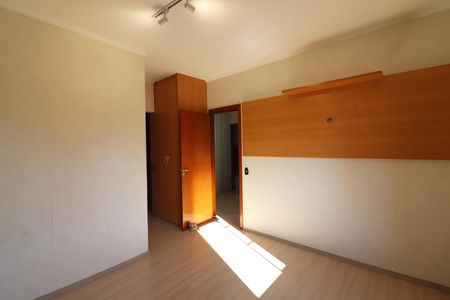 Casa à venda com 272m², 3 quartos e 4 vagasQuarto 1 - Suíte