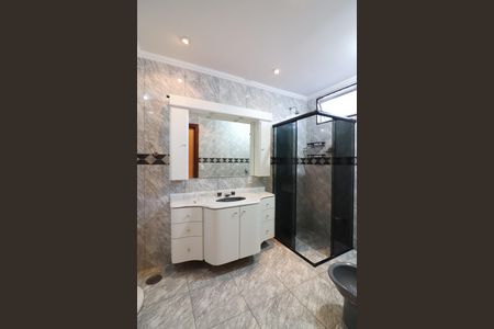 Casa à venda com 272m², 3 quartos e 4 vagasQuarto 1 - Suíte Banheiro 