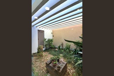 Casa à venda com 272m², 3 quartos e 4 vagasJardim de Inverno 