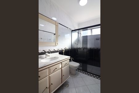 Casa à venda com 272m², 3 quartos e 4 vagasBanheiro Social