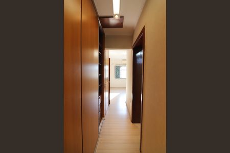Casa à venda com 272m², 3 quartos e 4 vagasQuarto 1 - Suíte Closet