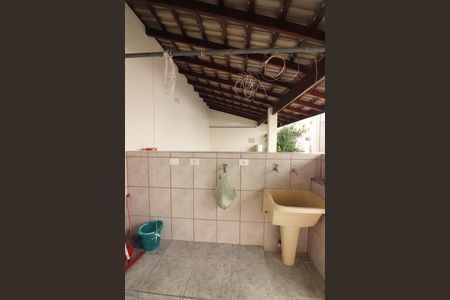 Casa à venda com 272m², 3 quartos e 4 vagasÁrea de Serviço
