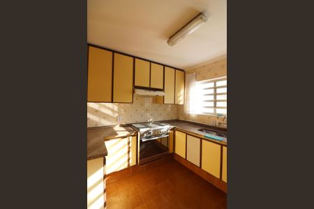 Casa à venda com 272m², 3 quartos e 4 vagasCozinha 