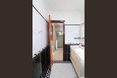 Casa à venda com 272m², 3 quartos e 4 vagasBanheiro Social