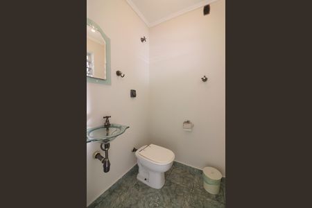 Casa à venda com 272m², 3 quartos e 4 vagasBanheiro de Serviço