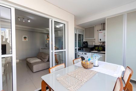 Apartamento para alugar com 65m², 2 quartos e 1 vaga Apartamento para alugar com 65m², 2 quartos e 1 vagaVaranda