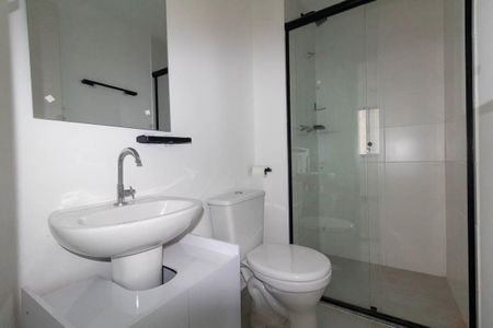 Banheiro de apartamento à venda com 1 quarto, 38m² em Vila Campanela, São Paulo