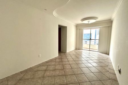 Sala de apartamento para alugar com 2 quartos, 65m² em Pantanal, Florianópolis