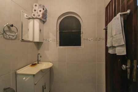 Casa à venda com 174m², 6 quartos e 2 vagas Casa à venda com 174m², 6 quartos e 2 vagasBanheiro da Suíte 2