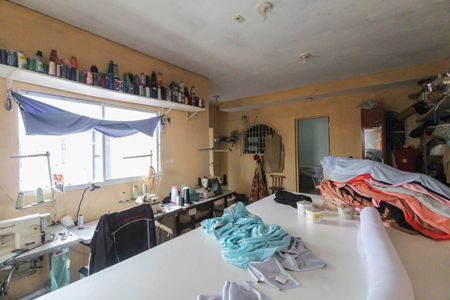 Casa à venda com 174m², 6 quartos e 2 vagas Casa à venda com 174m², 6 quartos e 2 vagasSalão