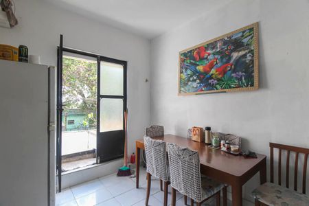 Casa à venda com 174m², 6 quartos e 2 vagas