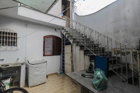 Casa à venda com 174m², 6 quartos e 2 vagas Casa à venda com 174m², 6 quartos e 2 vagasHall de entrada