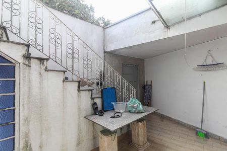 Casa à venda com 174m², 6 quartos e 2 vagas Casa à venda com 174m², 6 quartos e 2 vagasHall de entrada