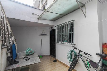 Casa à venda com 174m², 6 quartos e 2 vagas Casa à venda com 174m², 6 quartos e 2 vagasHall de entrada