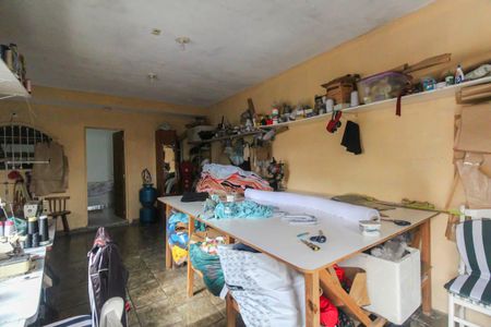 Casa à venda com 174m², 6 quartos e 2 vagas Casa à venda com 174m², 6 quartos e 2 vagasSalão