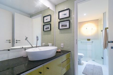 Apartamento para alugar com 112m², 2 quartos e 1 vaga Apartamento para alugar com 112m², 2 quartos e 1 vagaBanheiro Social