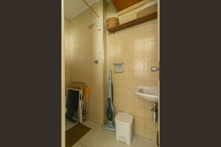 Apartamento para alugar com 112m², 2 quartos e 1 vaga Apartamento para alugar com 112m², 2 quartos e 1 vagaBanheiro de Serviço