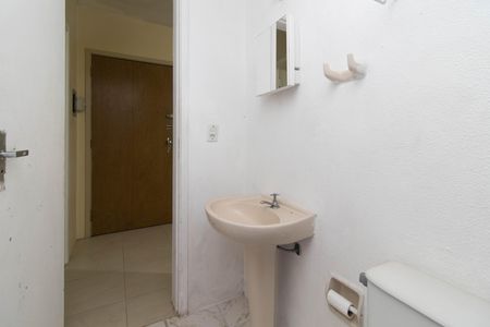 Banheiro de apartamento para alugar com 1 quarto, 49m² em Santa Tereza, Porto Alegre