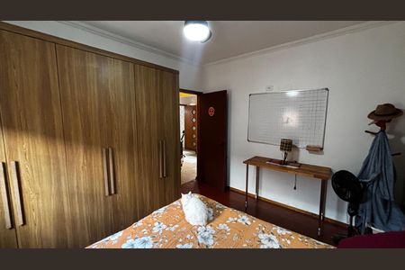 Casa à venda com 225m², 3 quartos e 2 vagas Casa à venda com 225m², 3 quartos e 2 vagasQuarto 2