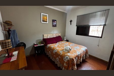 Casa à venda com 225m², 3 quartos e 2 vagas Casa à venda com 225m², 3 quartos e 2 vagasQuarto 2